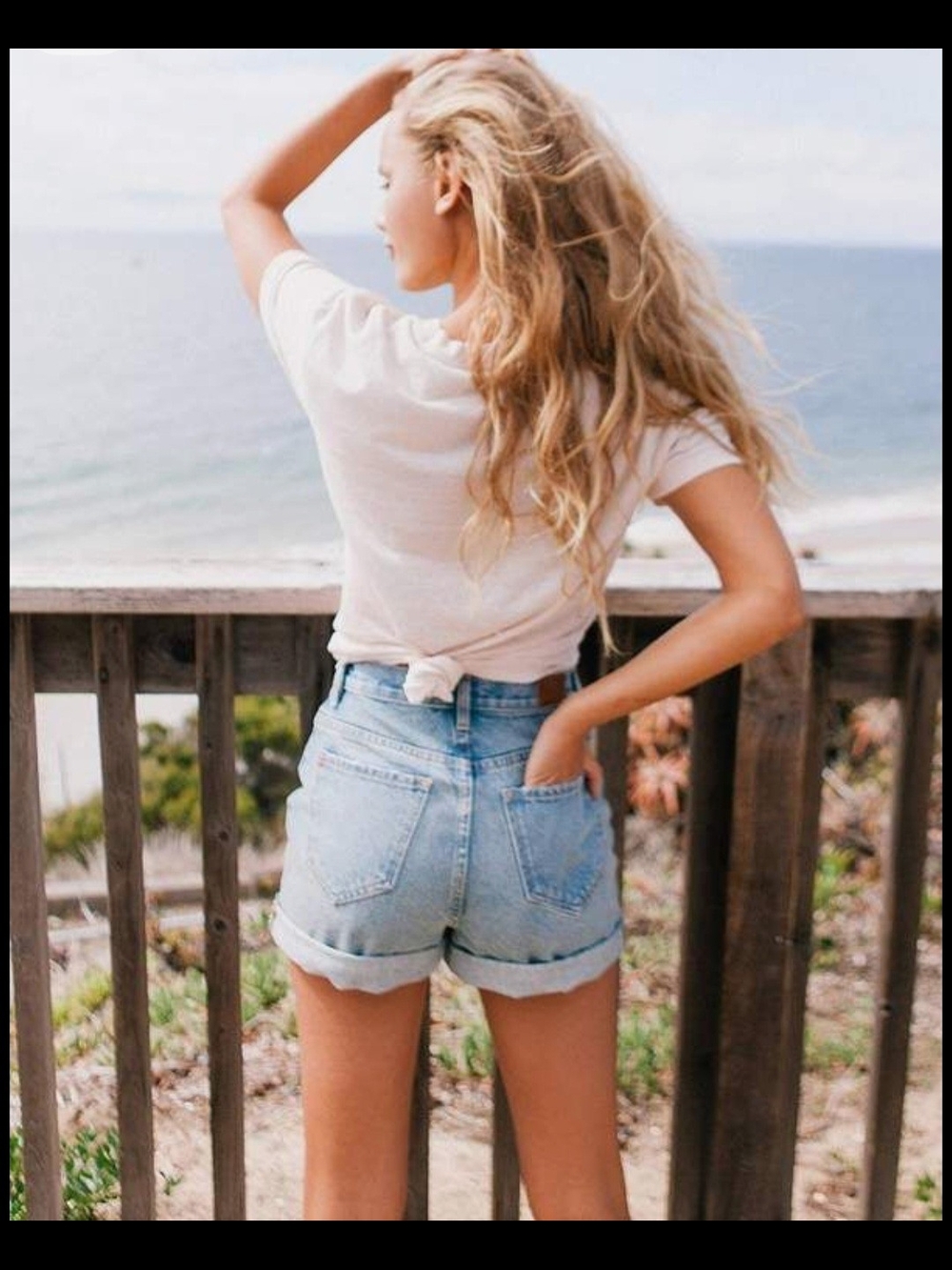 BDG Urban Outfitters Mom High-Rise Light Blue Indigo Denim 30 Shorts